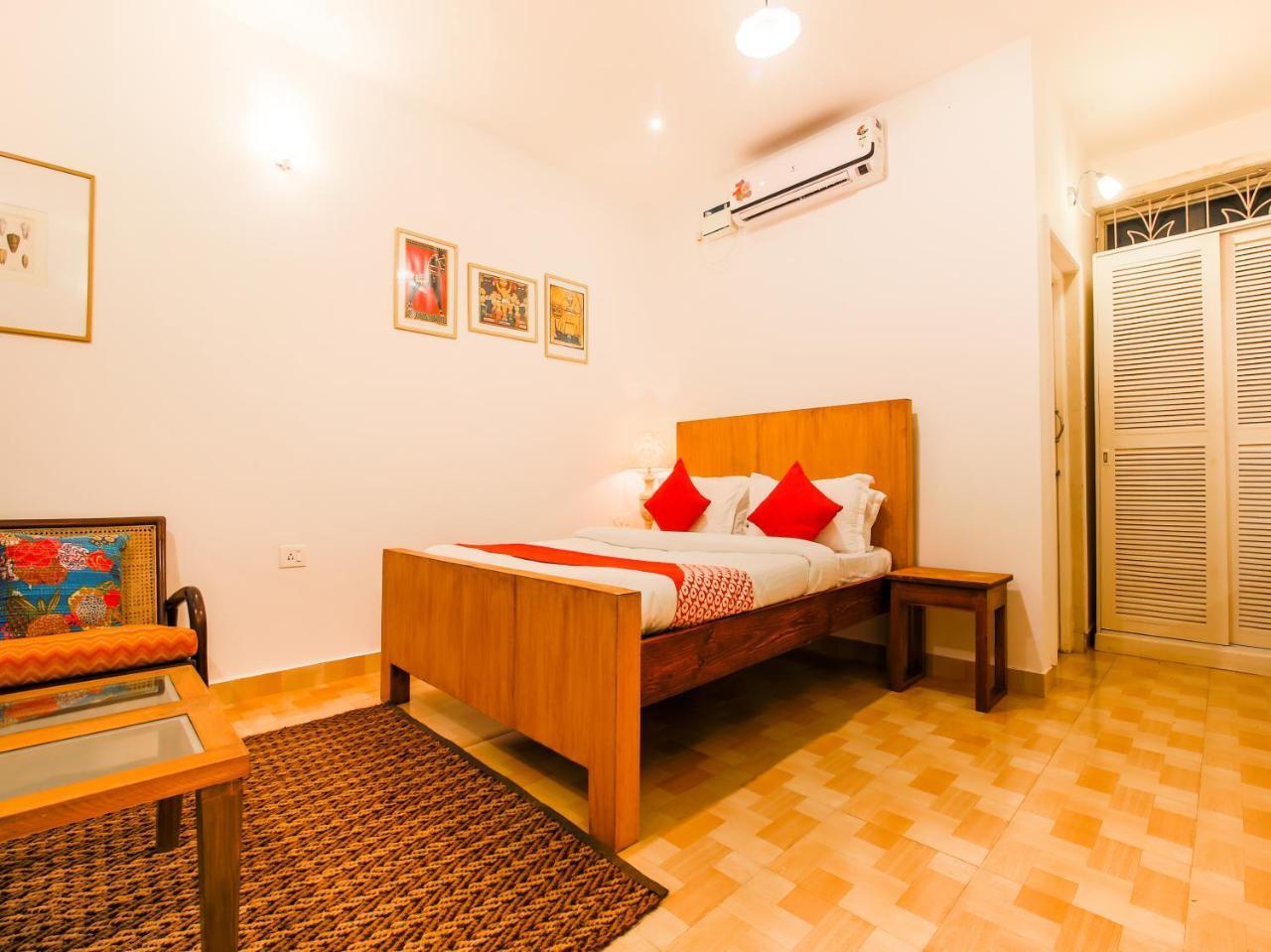 Oyo 22056 Arambol Plaza Beach Resort Exterior foto