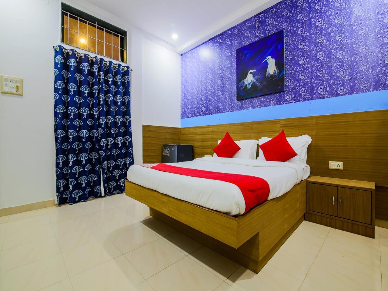 Oyo 22056 Arambol Plaza Beach Resort Exterior foto