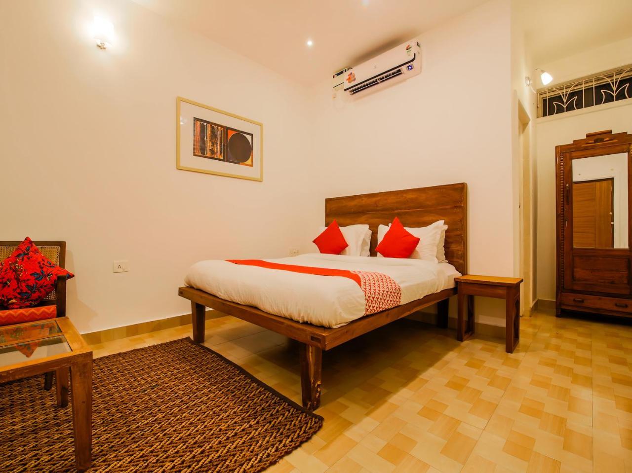 Oyo 22056 Arambol Plaza Beach Resort Exterior foto