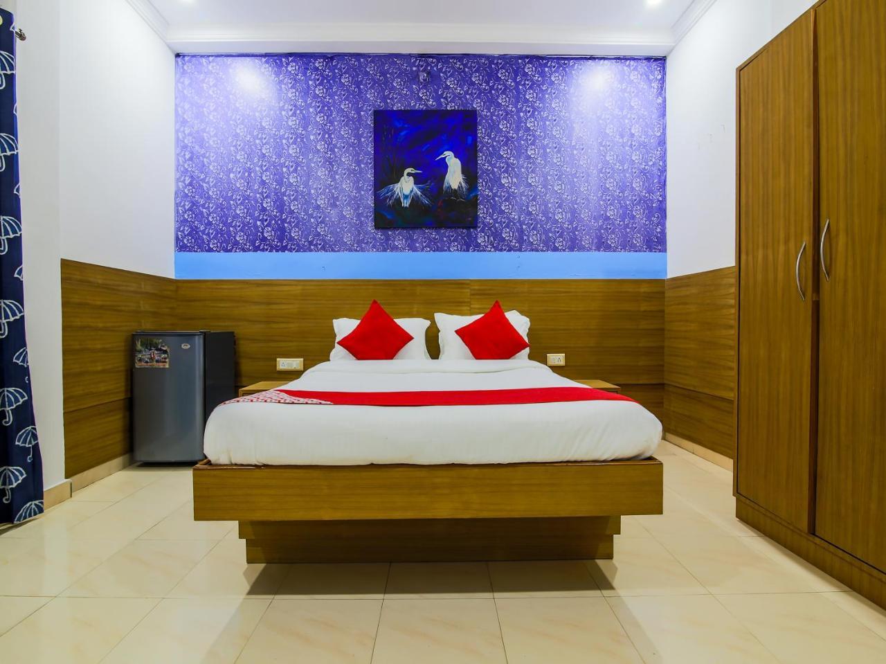 Oyo 22056 Arambol Plaza Beach Resort Exterior foto