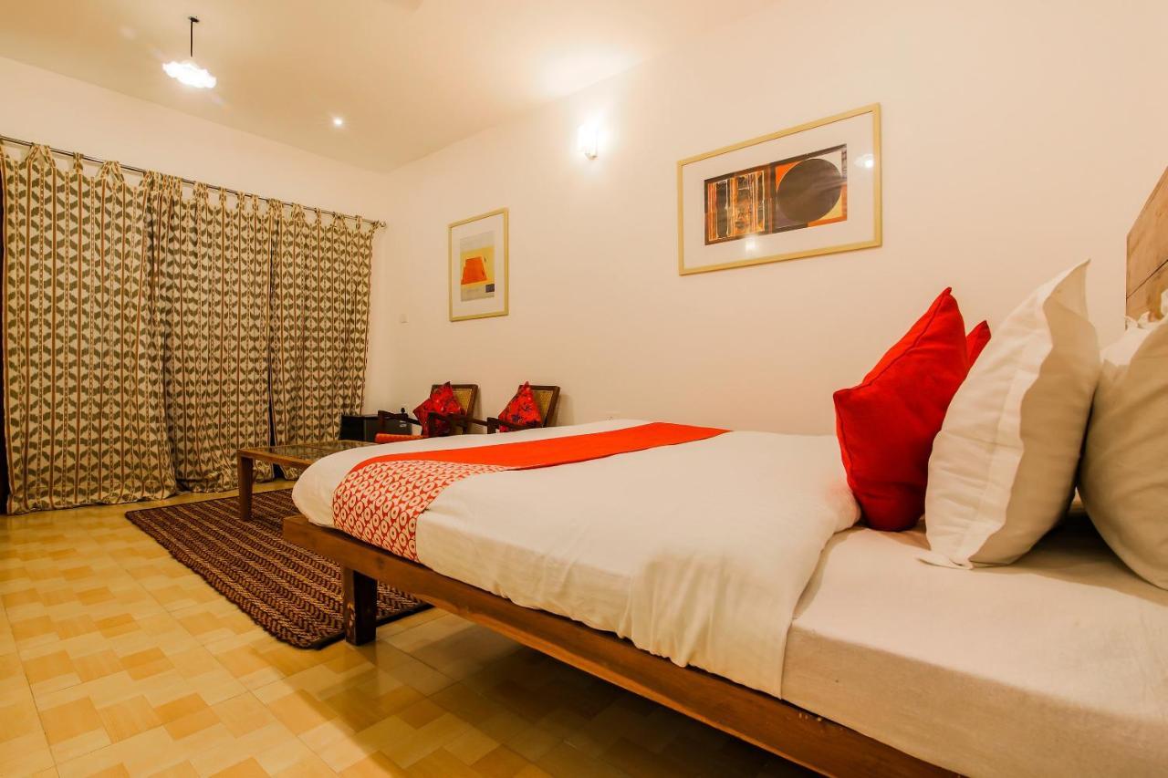 Oyo 22056 Arambol Plaza Beach Resort Exterior foto